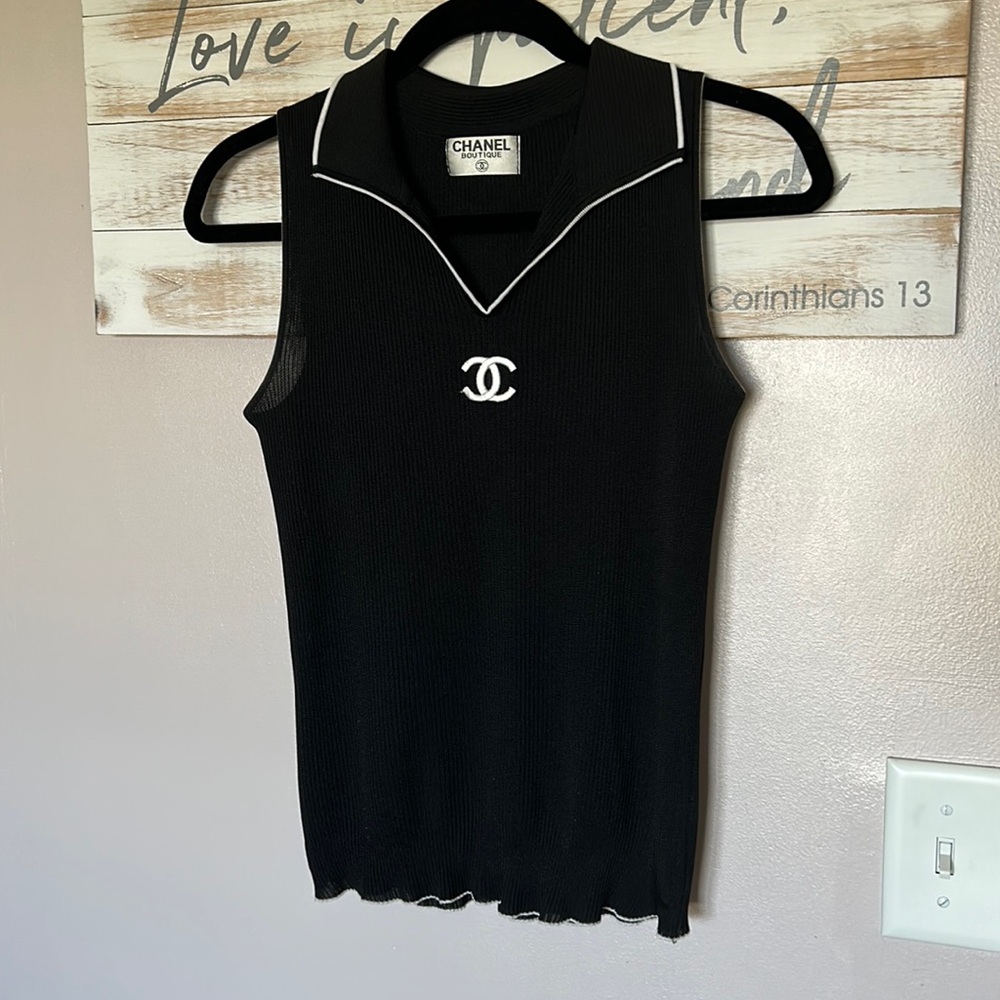 CHANEL BLACK AND WHITE EMBROIDERED CLASSIC LOGO KNIT RIBBED POLO TANK TOP SMALL